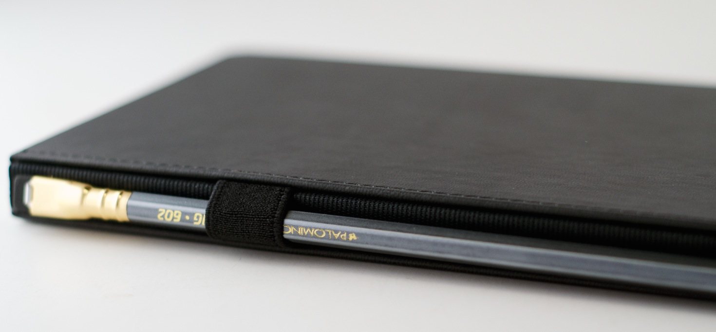 Blackwing Slate 筆記本與鉛筆插槽