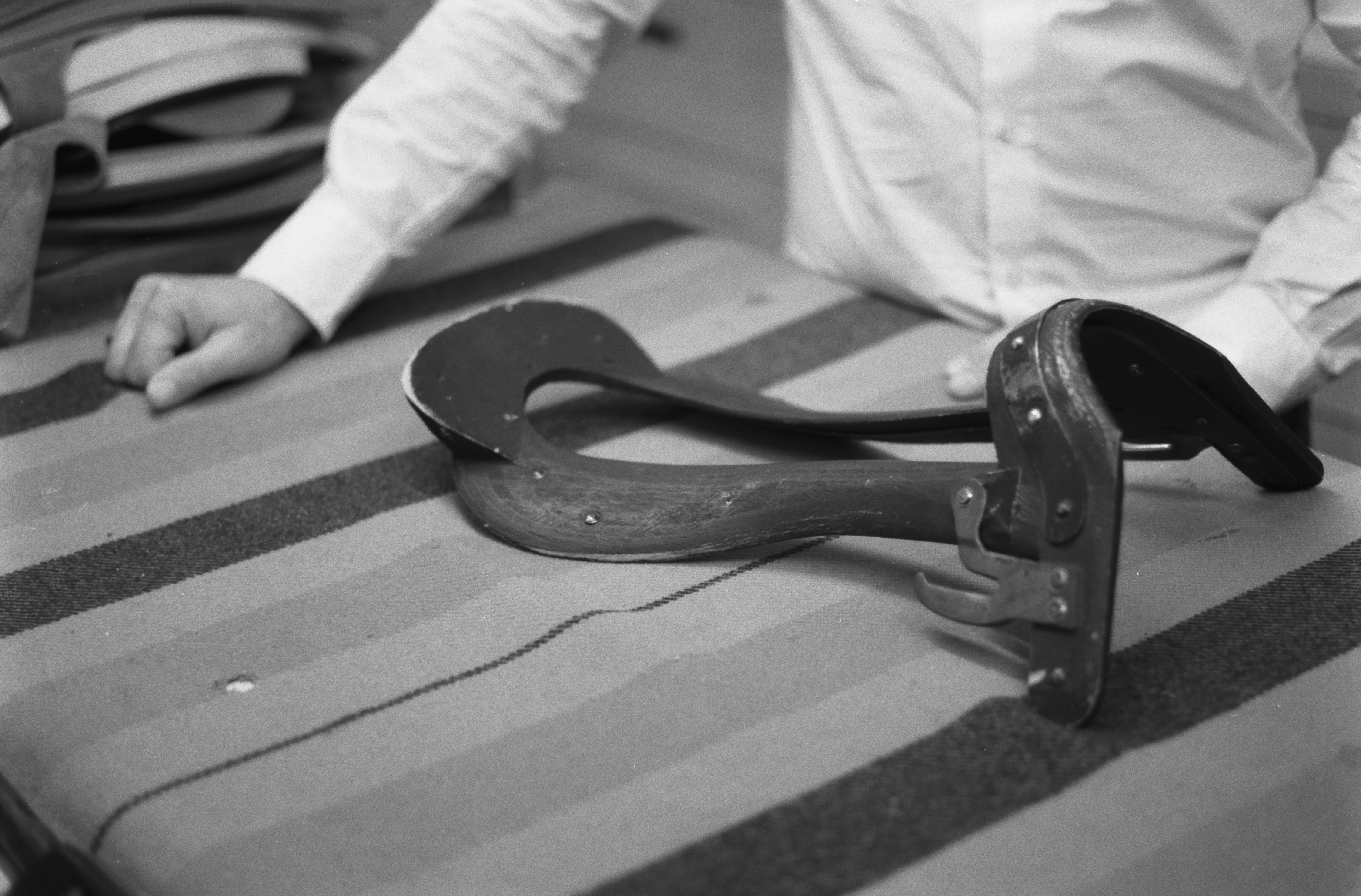 Hermès 24 Faubourg 馬鞍工坊,工匠手工製作